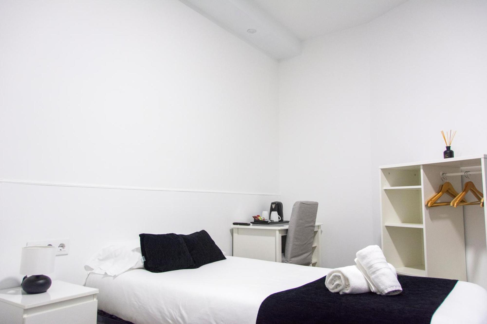 Laramond Barcelona Rooms מראה חיצוני תמונה