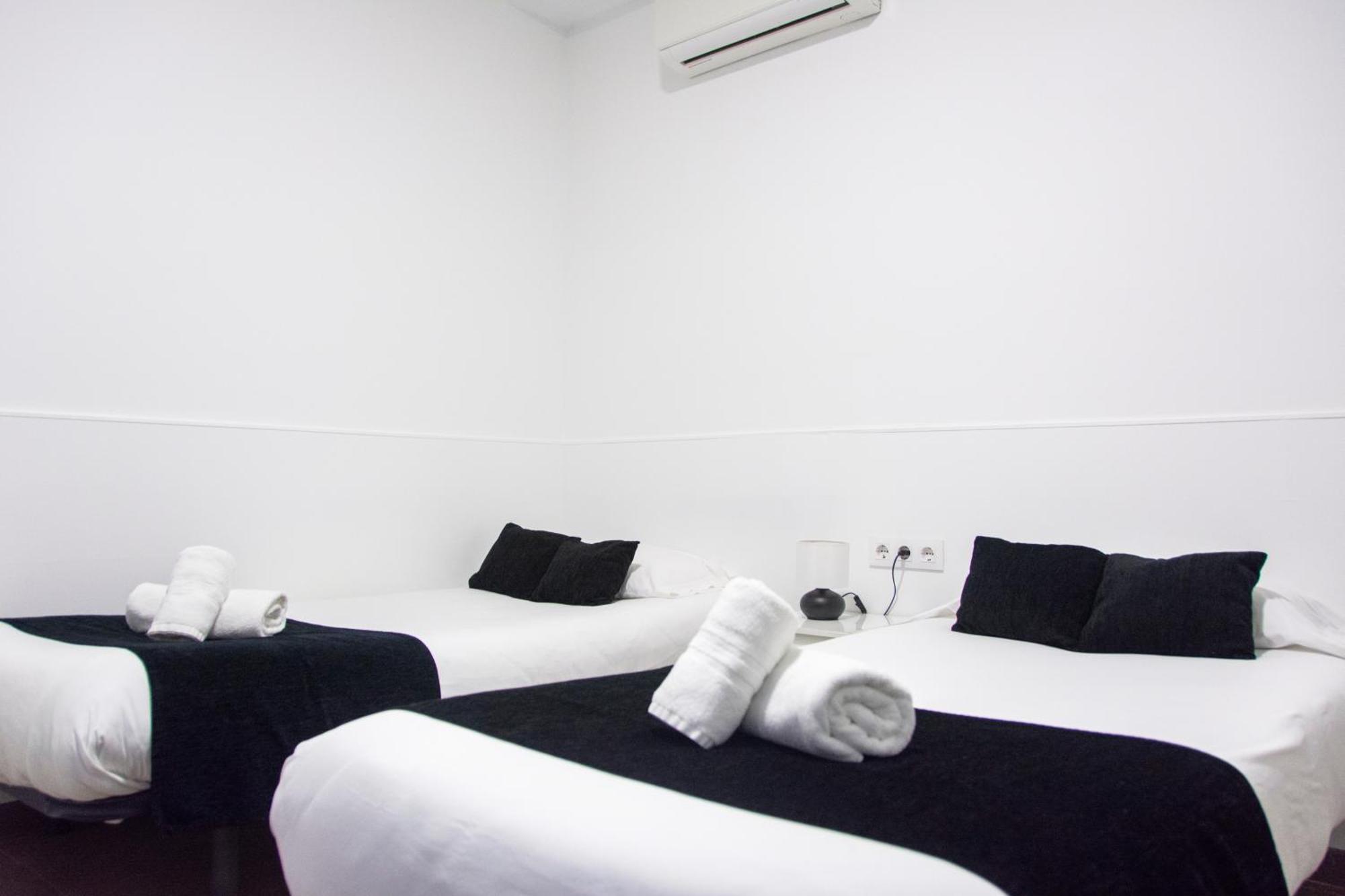 Laramond Barcelona Rooms מראה חיצוני תמונה