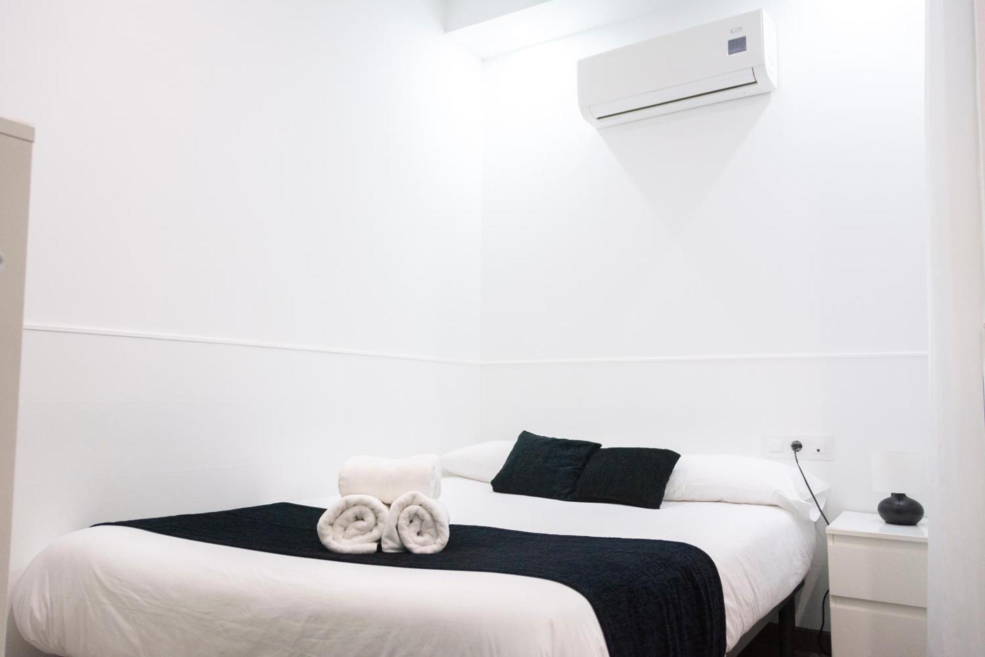 Laramond Barcelona Rooms מראה חיצוני תמונה