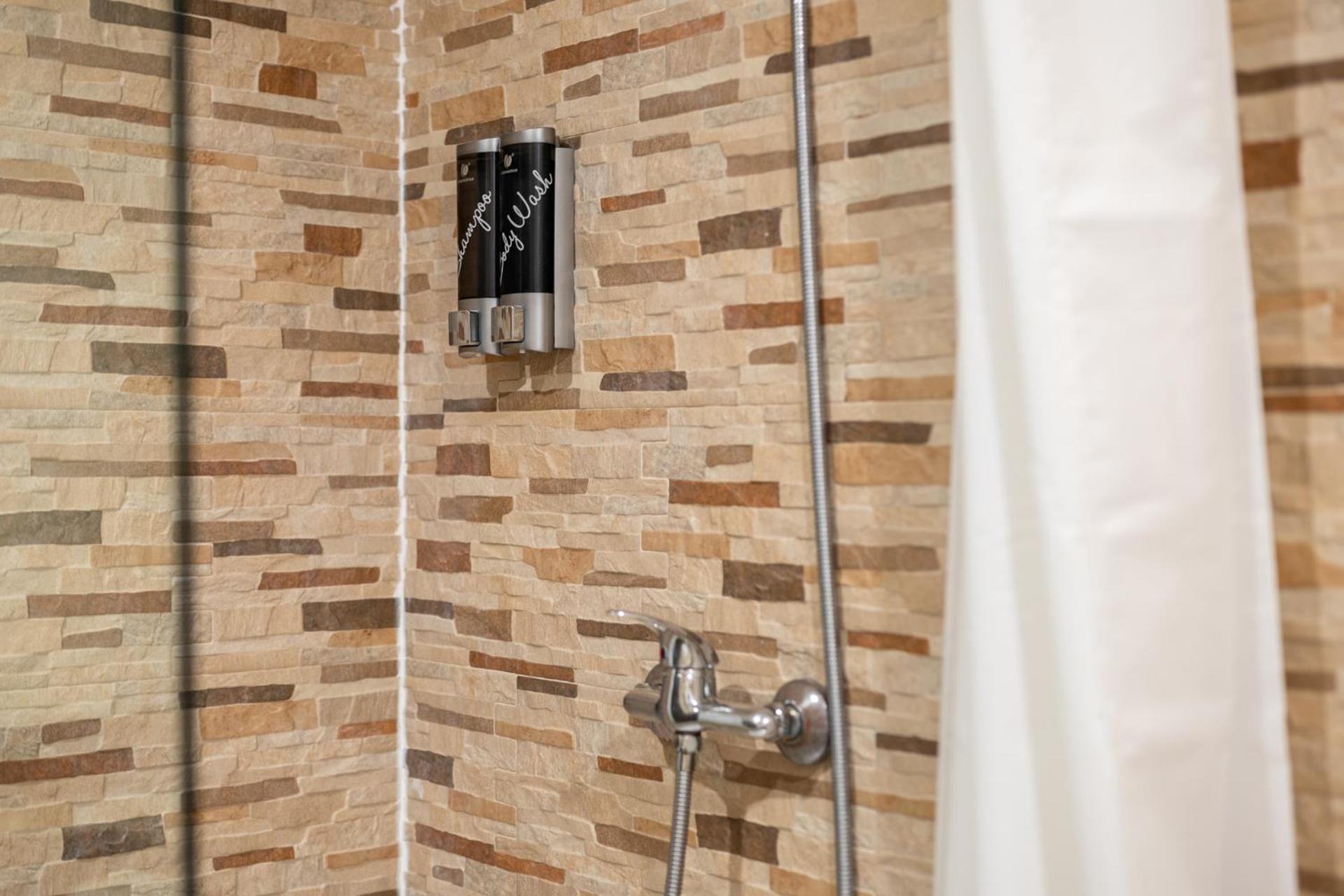 Laramond Barcelona Rooms מראה חיצוני תמונה